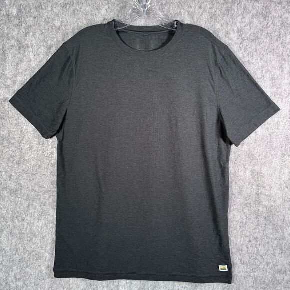Vuori Strato Tech T Shirt Mens Medium Gray Short Sleeve Soft Performance